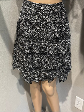 Women's STUDIO 253 Black & White Floral Tiered Pull on Mini Skirt L
